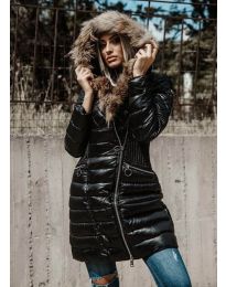 Дълго зимно дамско ефектно черно яке от лъскава материя с цип и качулка - код 1915