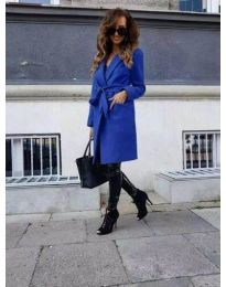 Елегантно дамско палто с колан в синьо - код 7940