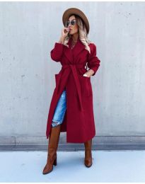 Дълго елегантно дамско палто с колан в цвят бордо - код 5877
